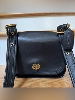 Vintage Coach Legacy Small Flap Black Leather 9965